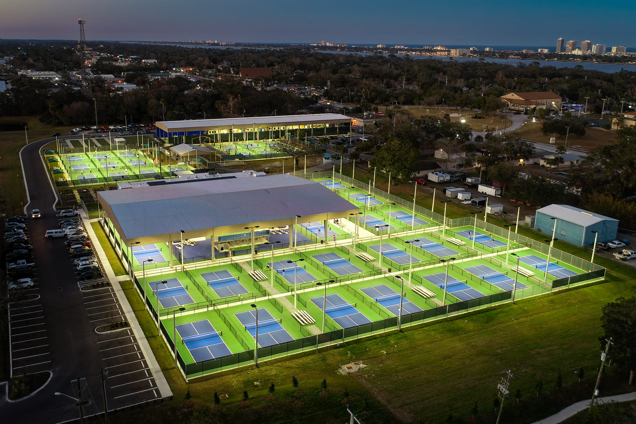 Pictona campus at night